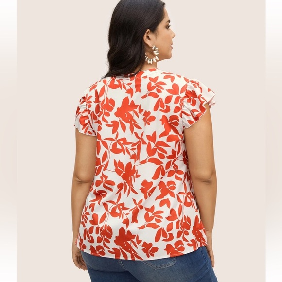 BloomChic Plus Size 2XL Silhouette Floral Print Notched Collar Pleated Blouse - Picture 2 of 6